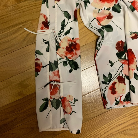 Wilfred floral blouse with tie sleeve detailing size S - Picture 4 of 5